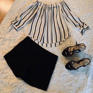 Express off the should stripped top